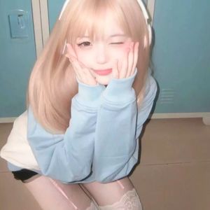 美女裸体㊙️撒尿偷拍
